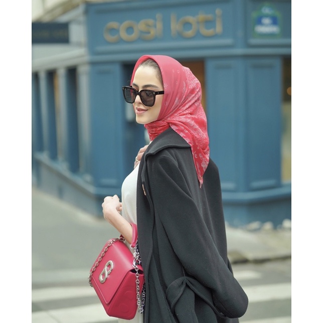 Buttonscarves El Mar Minorca - Conch