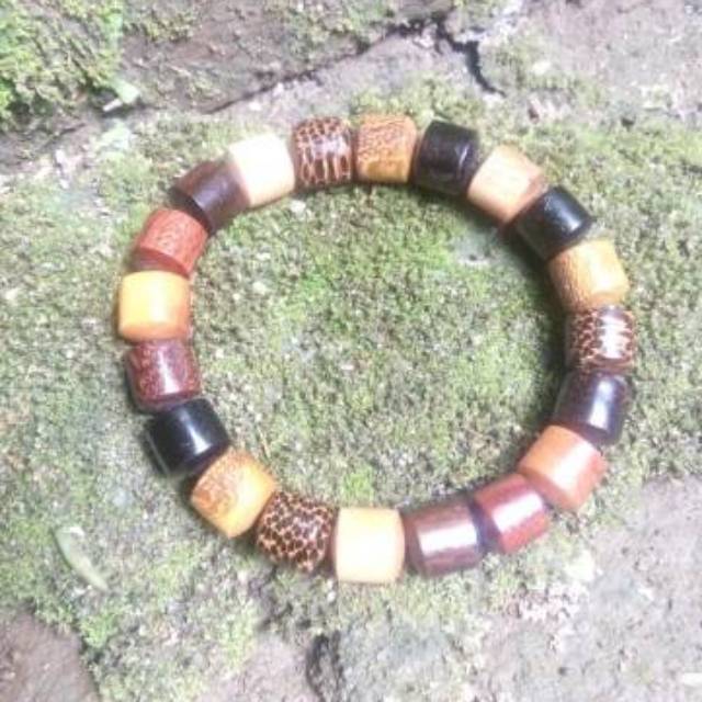 Gelang kombinasi kayu bertuah