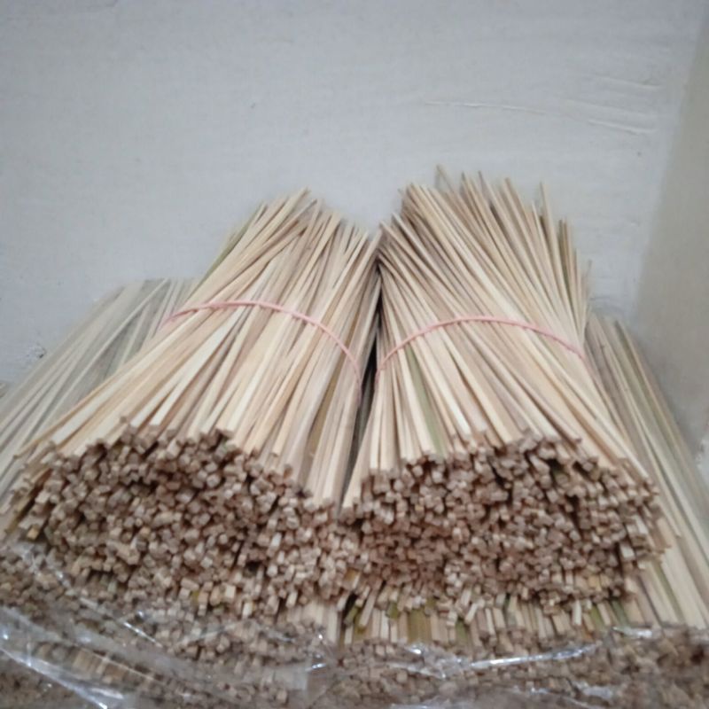 

Tusuk Sempol Bambu Berat 1 kg Isi Banyak Kemasan Plastik