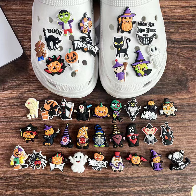 Gesper Sepatu Bentuk Bulan Sabit Untuk Halloween charms