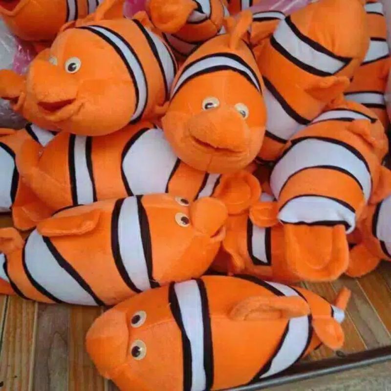 boneka ikan nemo
