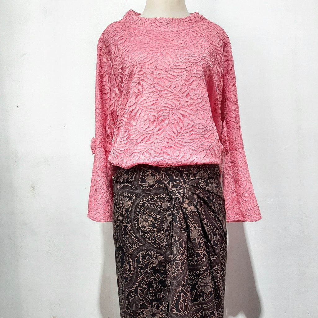 KEBAYA BRUKAT BUNGA/ATASAN KEBAYA BRUKAT TANGAN PITA