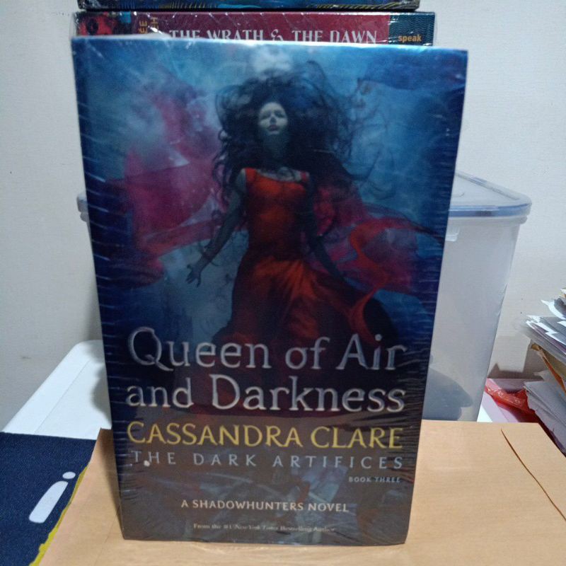 Queen of air and darkness