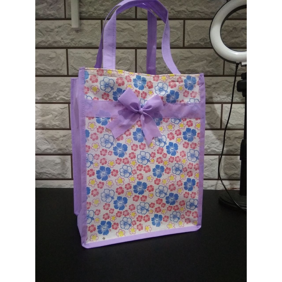 

Tas souvenir berkat ukuran 20x20x30/ tas berkat dos