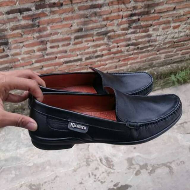 Sepatu Pantopel Kickers