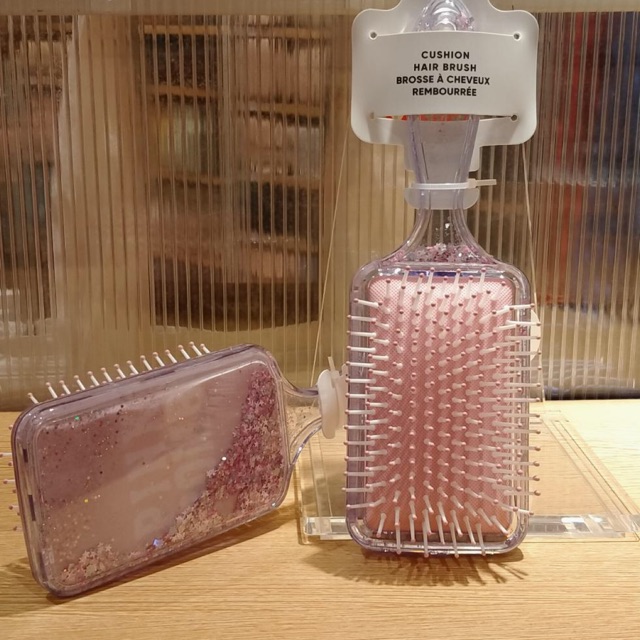 Miniso Sisir Rambut (glitter)