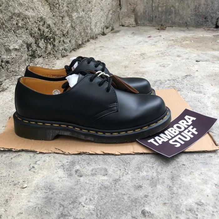 store dr martens