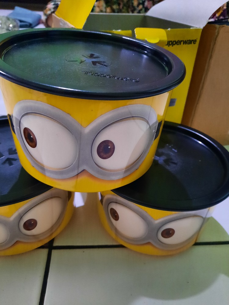 Minion Giggle Canister Satuan (1 Pcs) Toples Tupwr