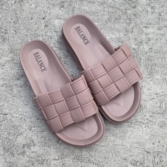 Sandal Platform Anyam 1603