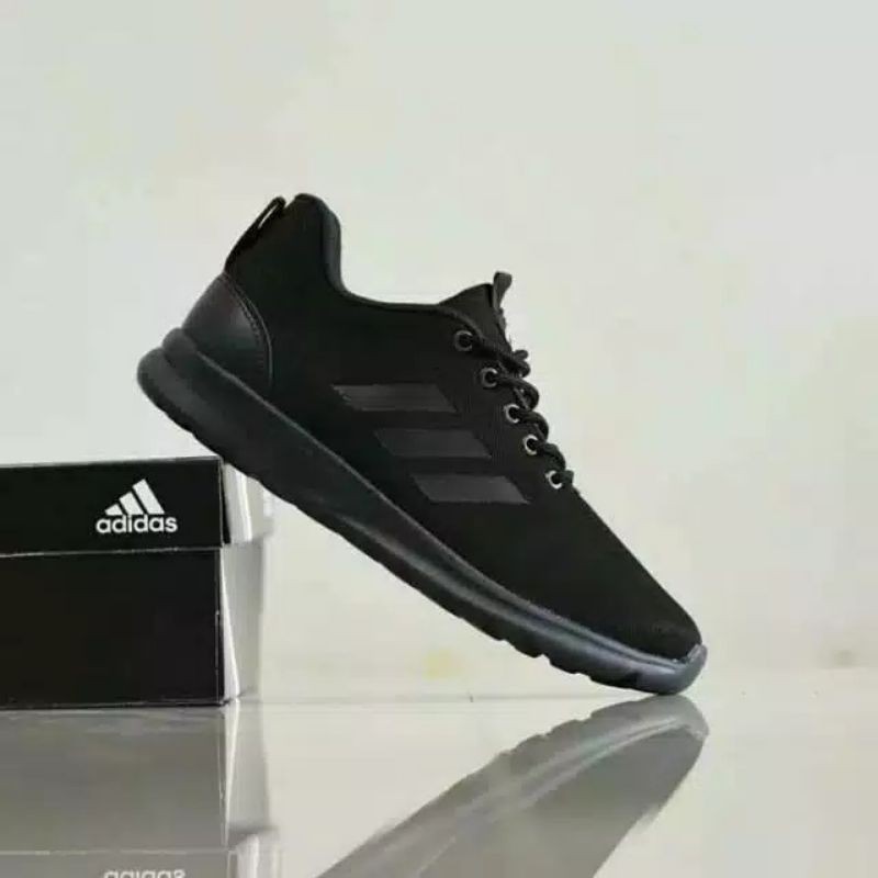 Sepatu Sneakers Hitam Polos Fullblack Sepatu Pria Sekolah