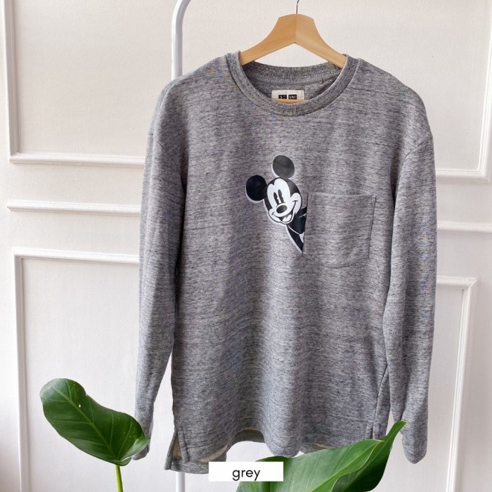 Uniqlo Mickey Soft Knit Sweatshirt - Sweater Pria Wanita - Grey, L Murah