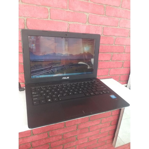 Laptop Asus x200ca
