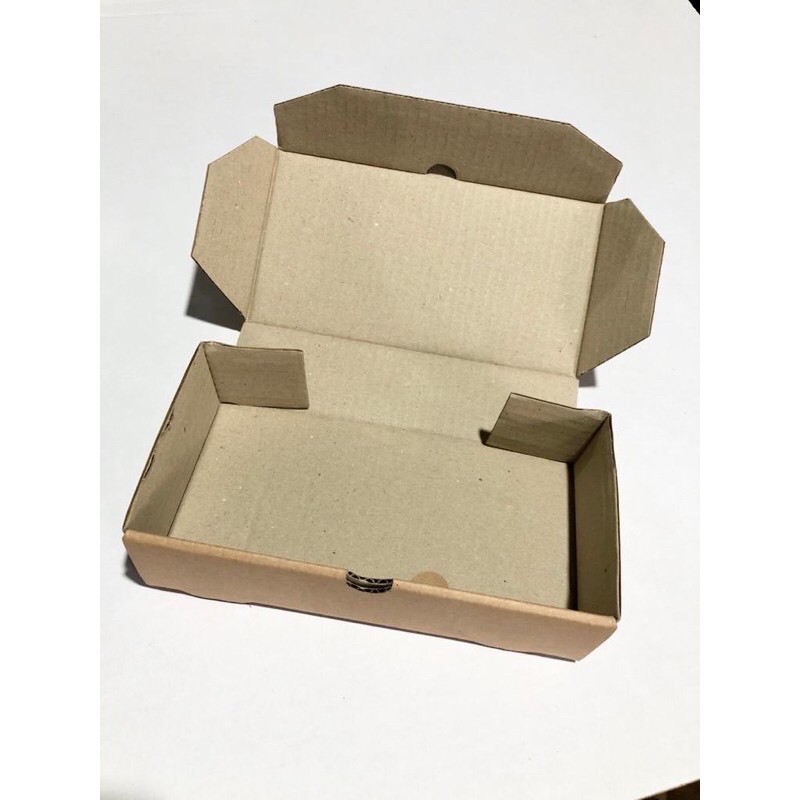 

kotak kardus 20x10x5cm bahan tebal kokoh untuk kue kado brownies medan