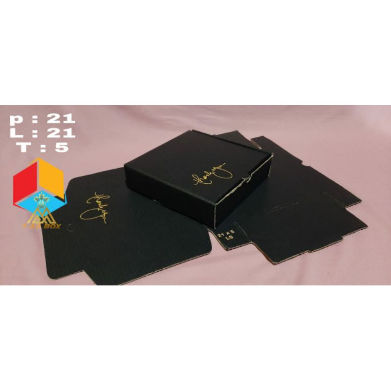 

Kardus Box 21×21×5 cm