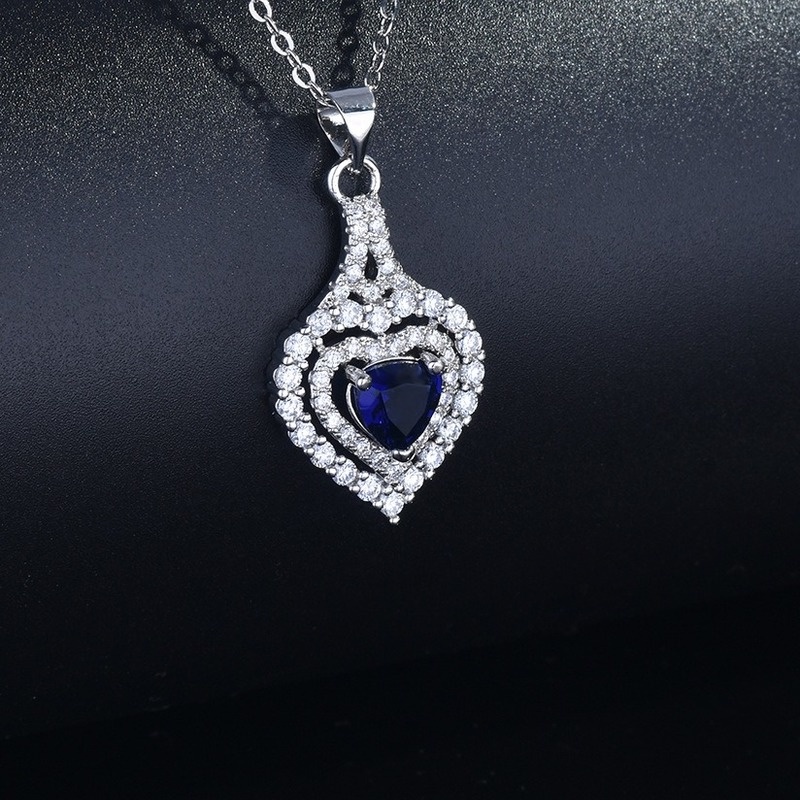 [Ready Stock]Fashion and Fully-Jewelled Micro-Inlaid Colorful Gem Love Heart Pendant Necklace