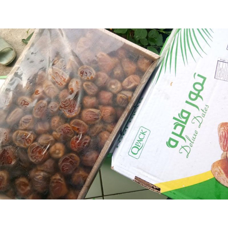 

Kurma Sukari 0.5 kg dan 1kg Kurma Raja Lembut enak dimakan