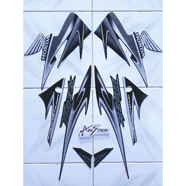Striping tiger revo 2013 silver hitam | stiker tiger 13 hitam