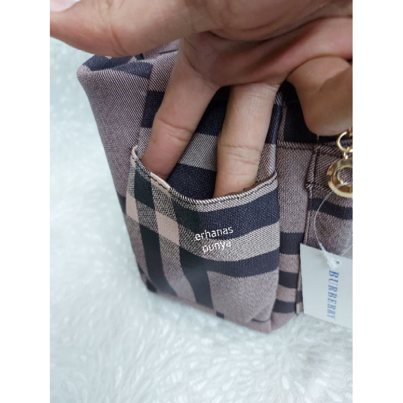 SELEMPANG WANITA BESAR BURBERRY MAD