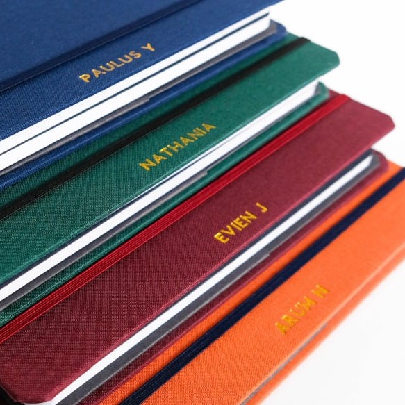 

[RESTOCK] Personalized Emboss di cover buku Moonet