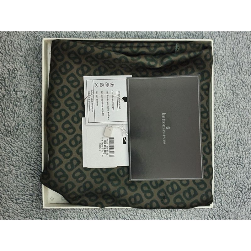 Preloved Scarf Buttonscarves Tapis Slip Cactus