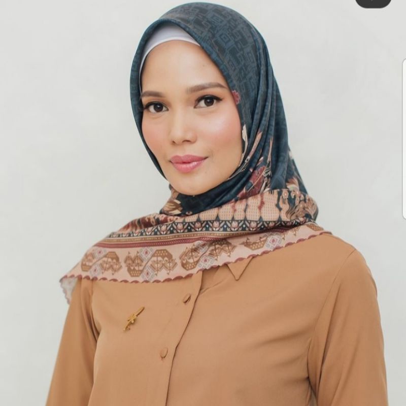 Kerudung Magnolia Scarf Wearing Klamby