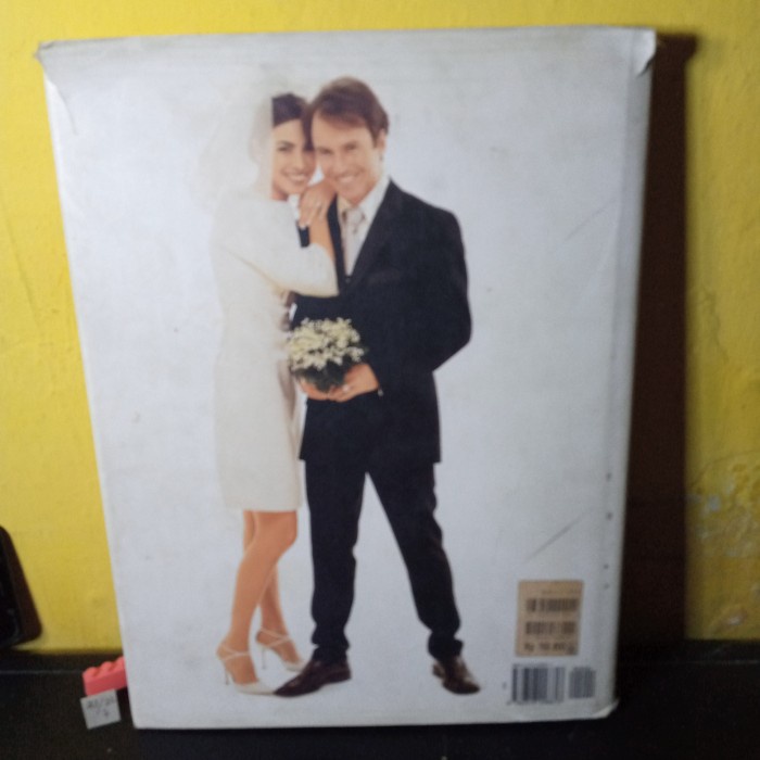 majalah bahasa Inggris Colin cowie weddings hard cover 256 hal