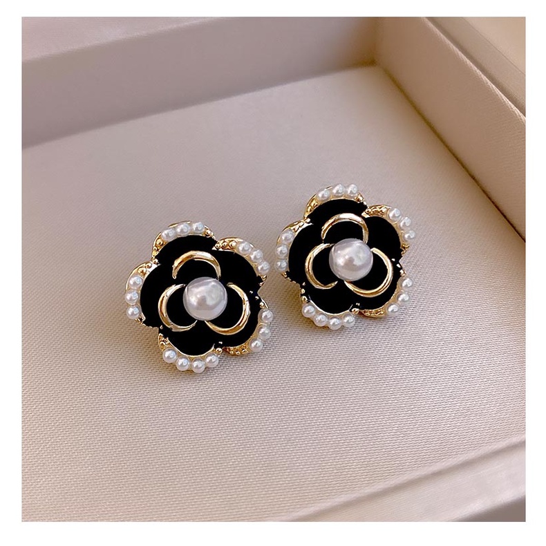 Anting Stud 925 Silver Needle Bentuk Mawar Hitam Aksen Mutiara Gaya Korea Retro Untuk Wanita