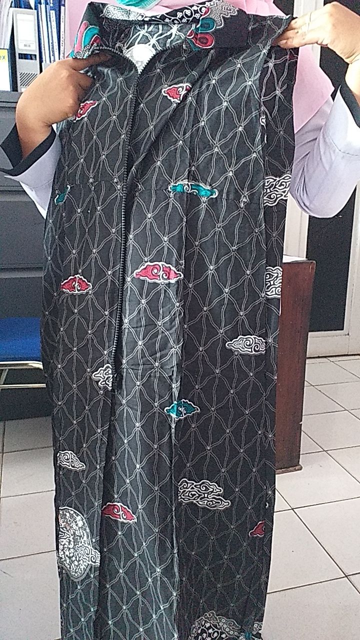 Tunik Sekartaji Atasan Baju Batik Wanita Muslim.
