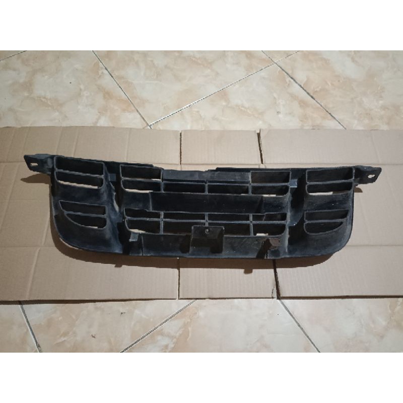 Grill Isuzu Panther toring kapsul 2000 2004