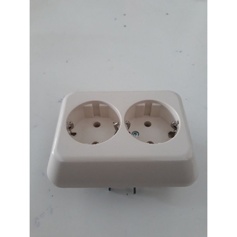 

StopKontakdoubleGracioBroco