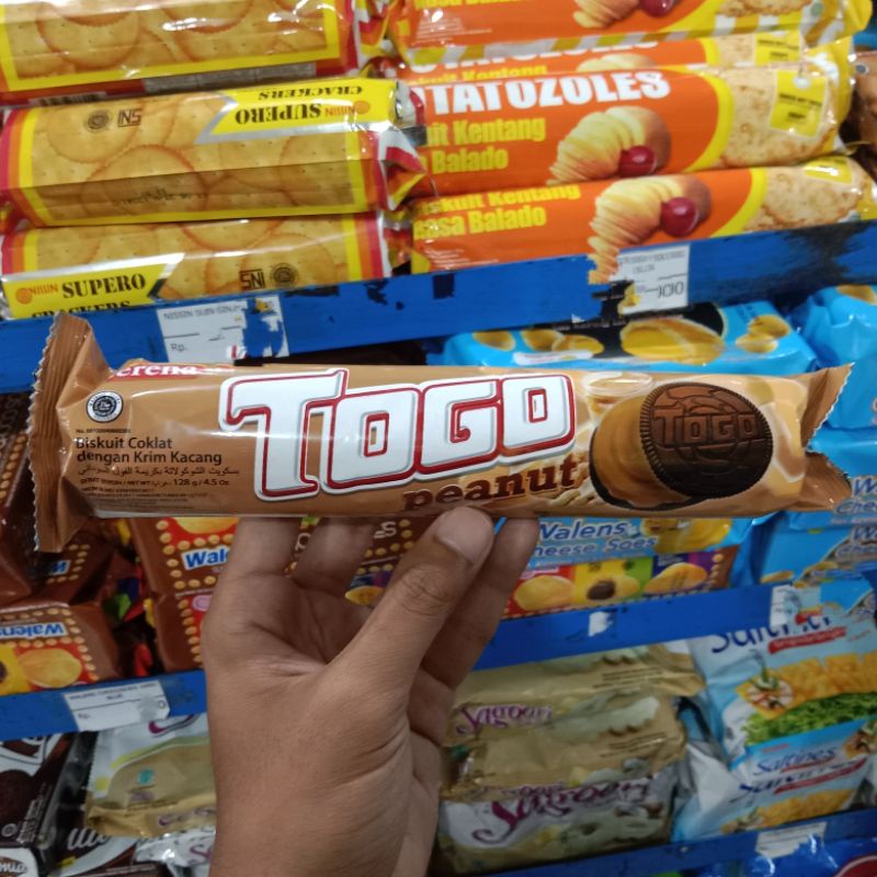 

Yummer l Snack camilan TOGO Biskuit Cokelat dengan krim kacang