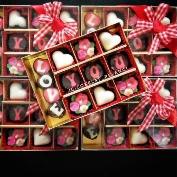 

➜Super Promo✲➜ 6AHE7 Hadiah coklat valentine untuk pacar sahabat teman saudara cokelat pelangi box sekat 12 love you 92 ➜Produk Keren