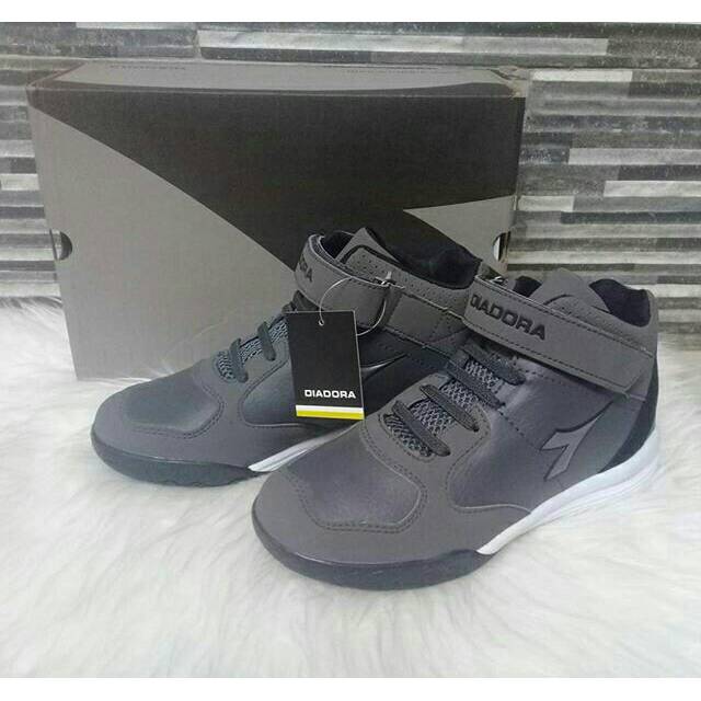 sepatu diadora anak