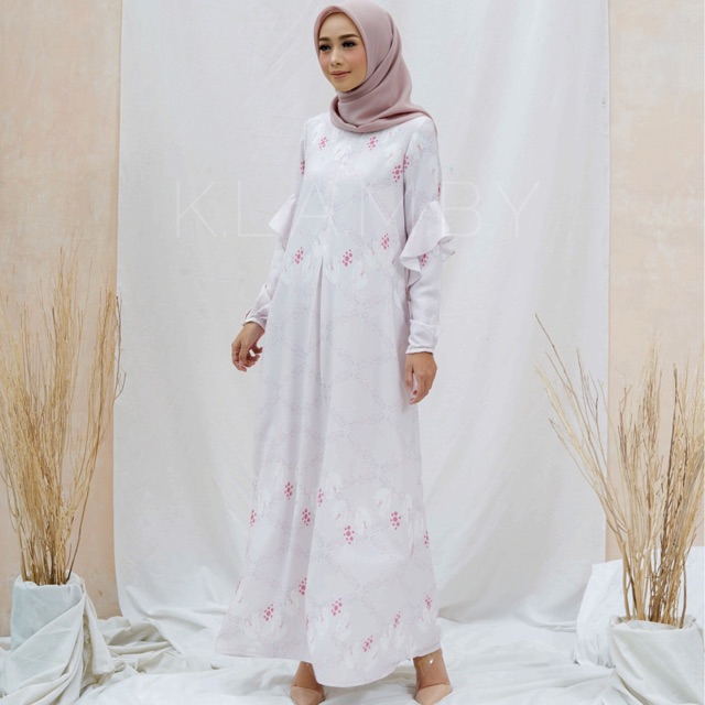 Amara Dress Wearing Klamby