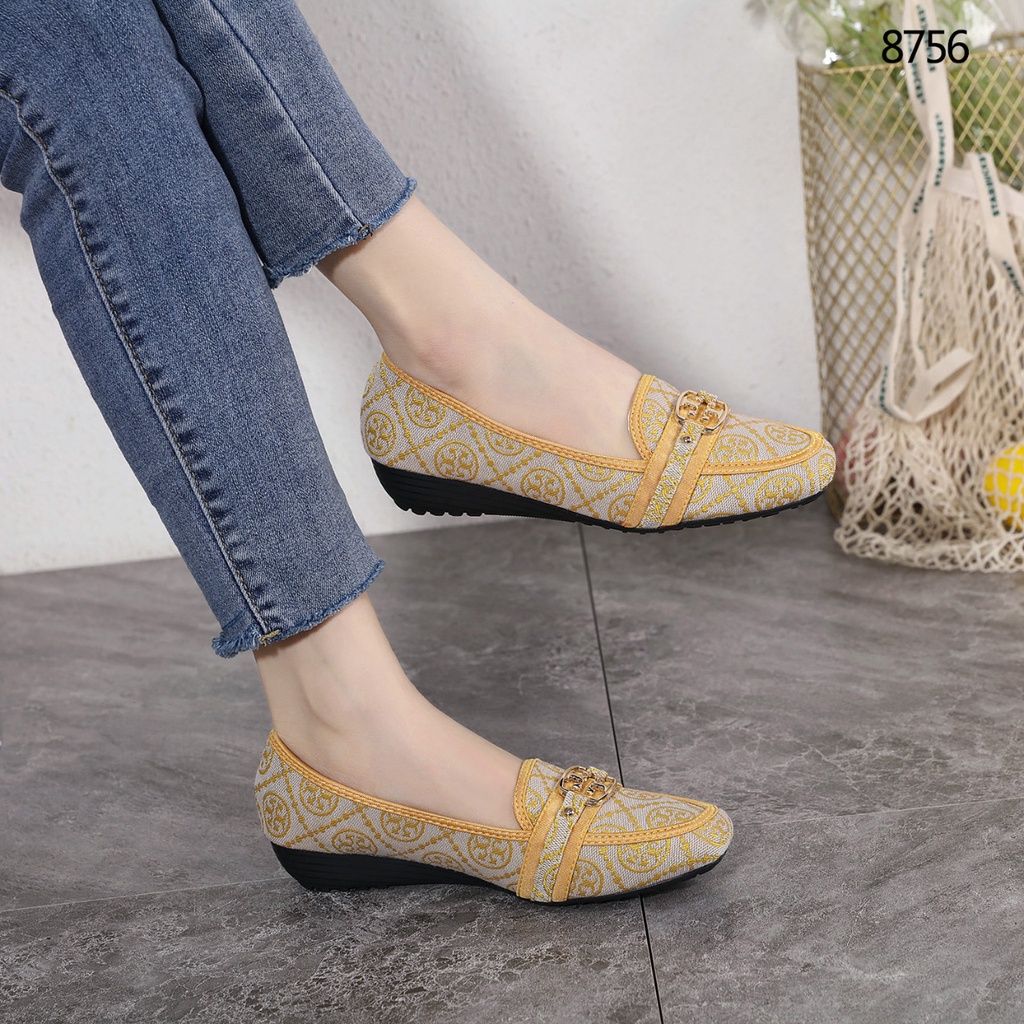 TB Wedges 8756