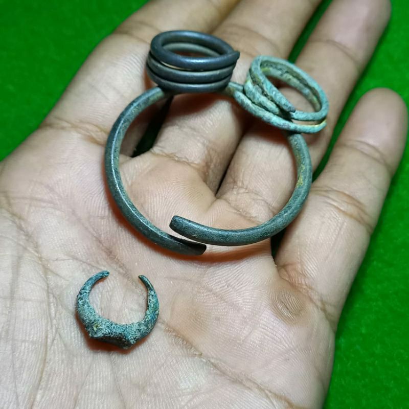gelang cincin kuno temuan