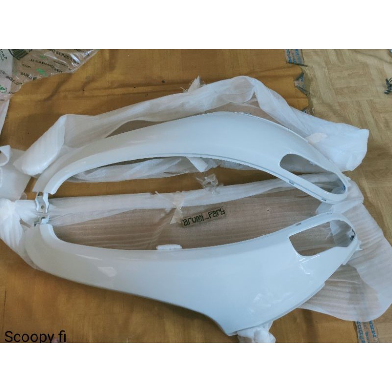 Sayap depan samping kanan kiri scoopy fi 2013-2014-2015-2016 putih