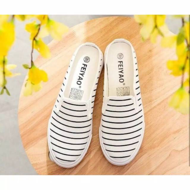 Big Sale] Sepatu Wanita Slipon BLASTERR White AWE15