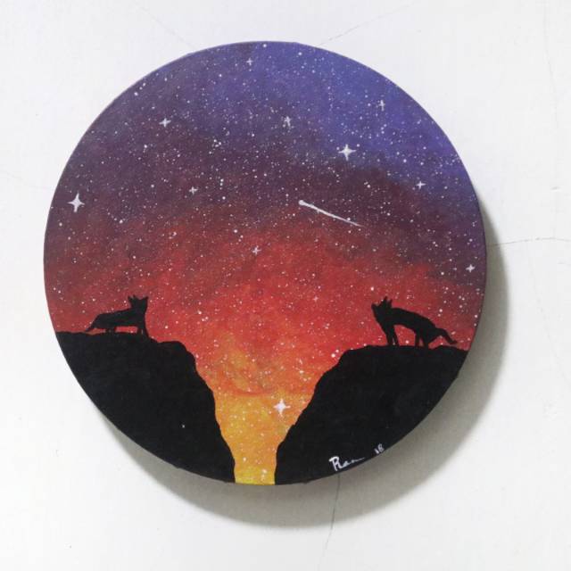 

Acrylic galaxy painting on round canvas/ lukisan akrilik pemandangan galaxy (diameter 26 cm)