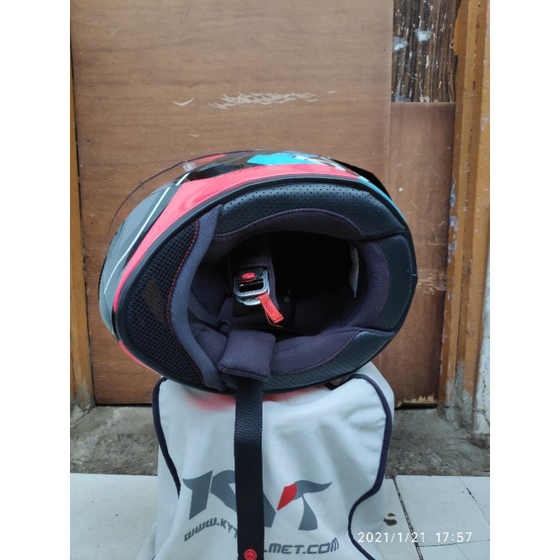 KYT TT course fuxia black pink