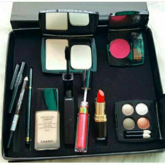 Chanel makeup set
