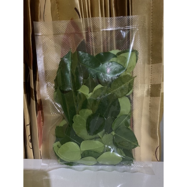 

Daun Jeruk Purut Bumbu Masak Fresh