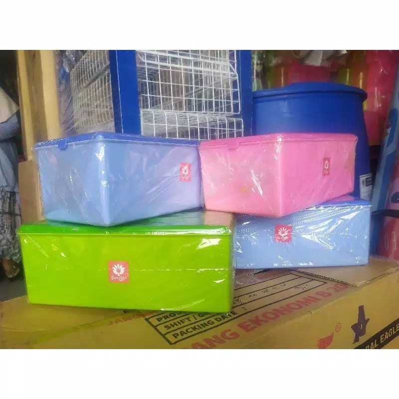 SUNLIFE Kotak tissue/ tempat tissu / box tissu segi warna cerah