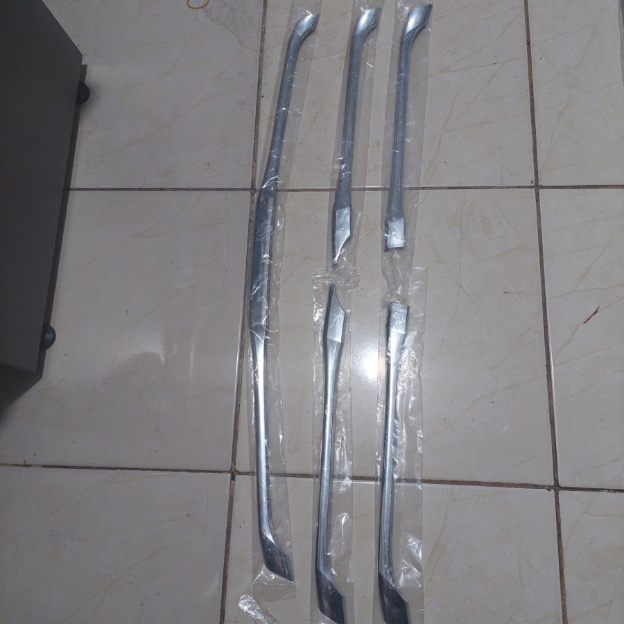 list grill innova grand 2012 original