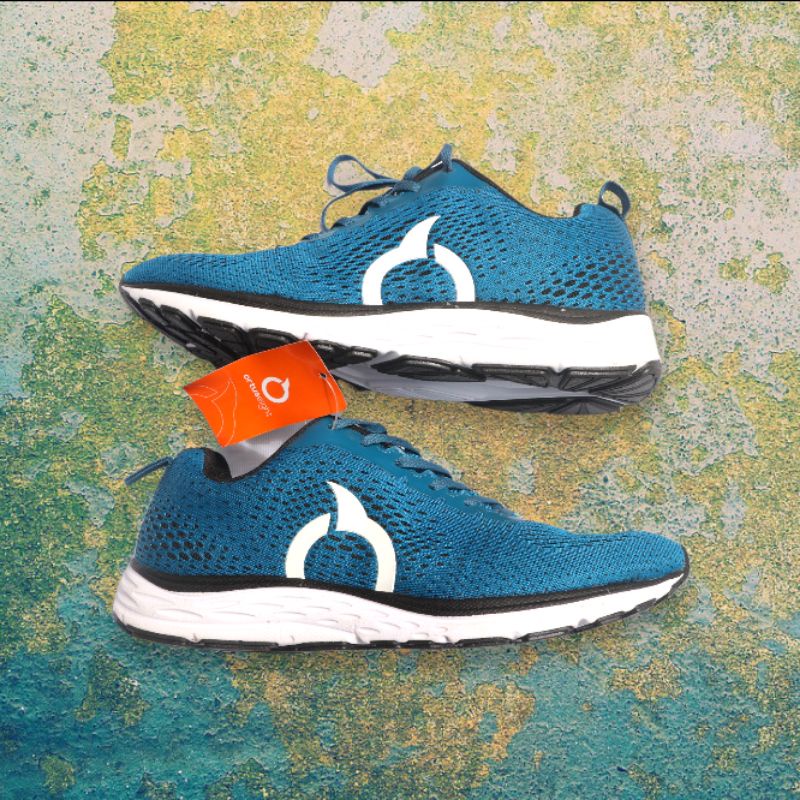 SEPATU RUNNING ORTUSEIGHT VECTOR