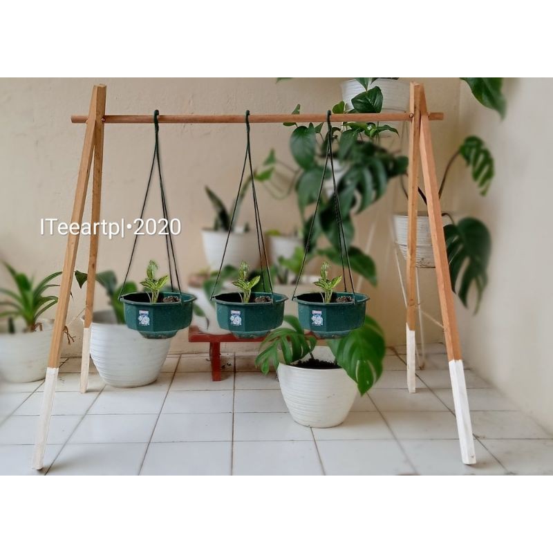 Rak tanaman Gantungan kayu