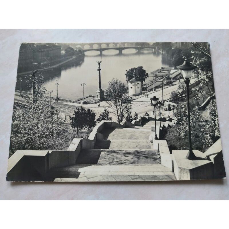 

Kartu Pos Kuno Jadul Lawas Eropa Asli Tahun 1962 Suasana Taman di Tepi Sungai Besar di Eropa