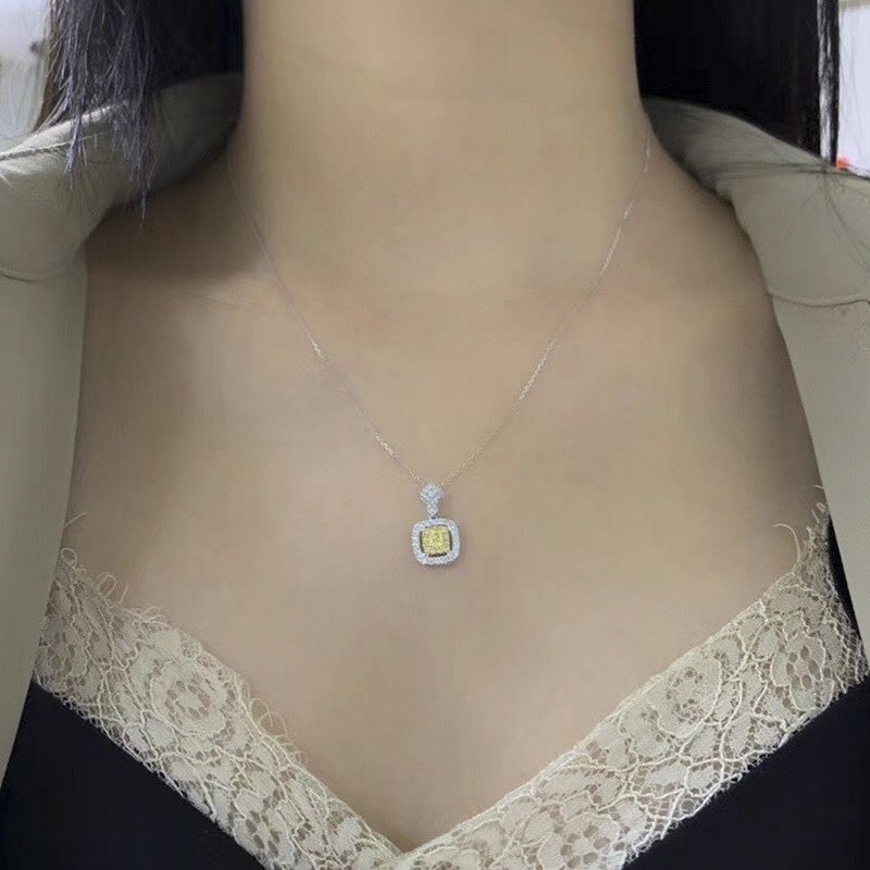 Mewah Berlapis Emas 18K Kuning Alami Berlian Kalung Liontin