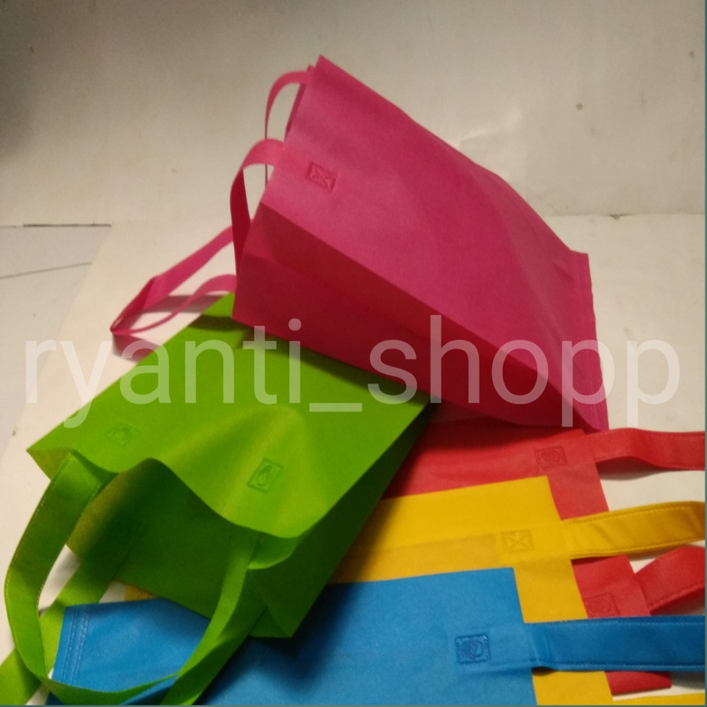 

Promo murah uk 25x35x8 Tas spunbond / tali / kain / press / kantong / bag / goodie / souvenir