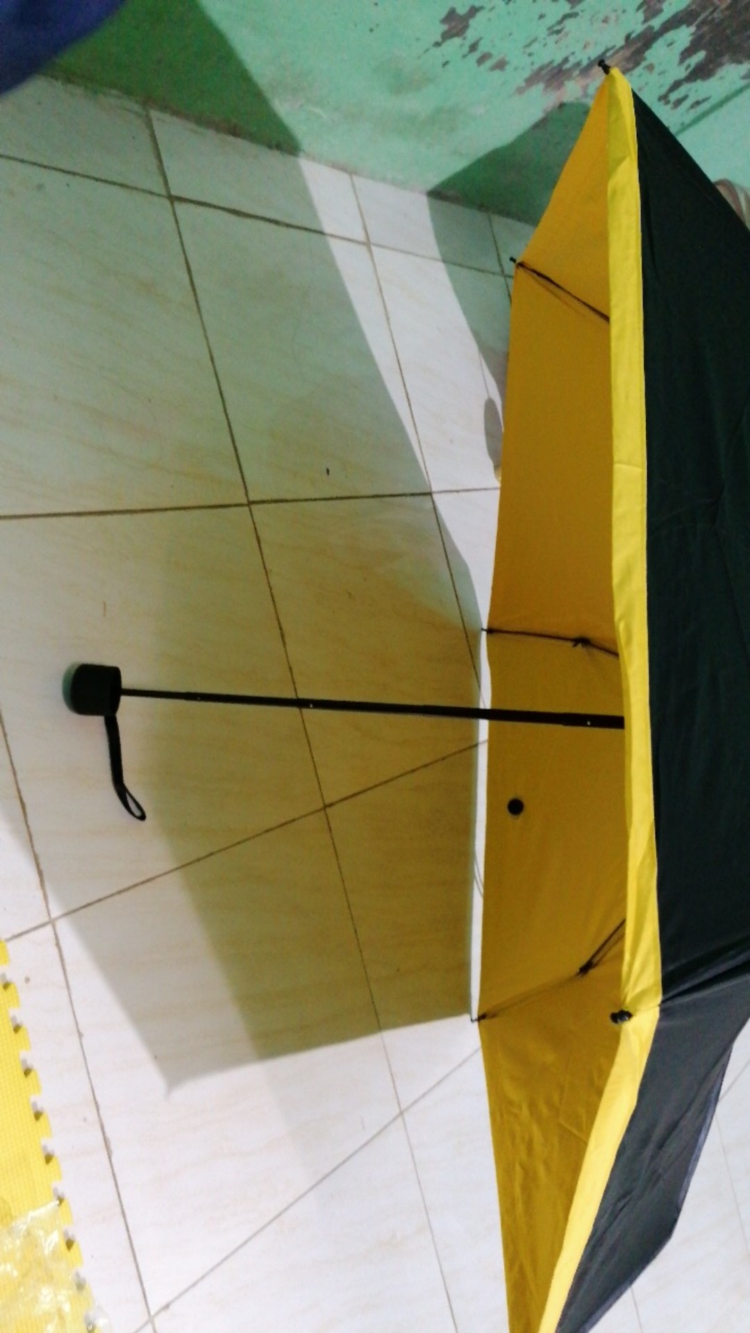 Mini Pocket Umbrella / Payung Lipat Super Mini Merk Black Lemon